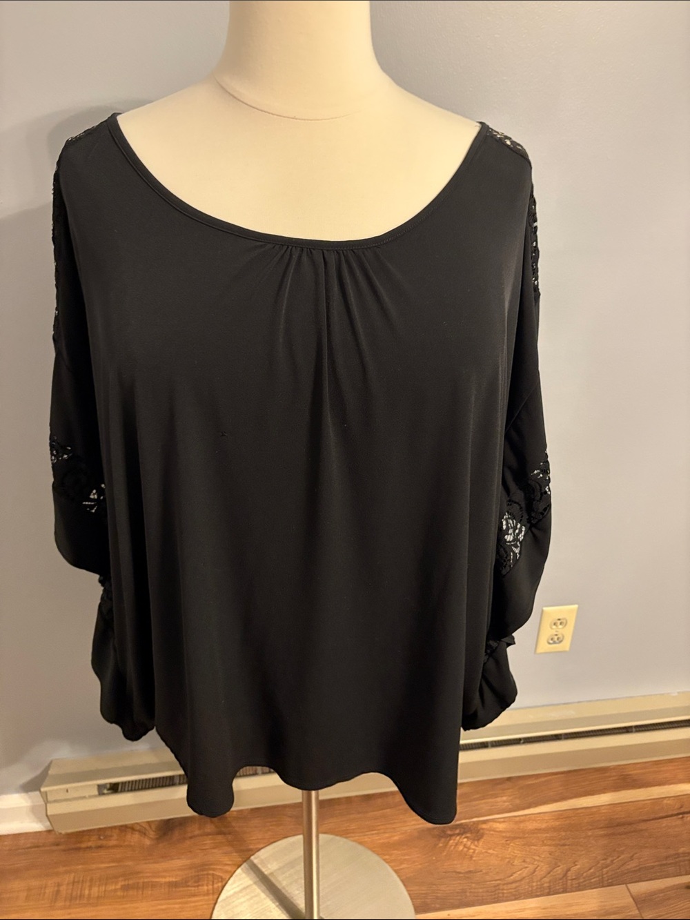 Lane Bryant Black Scoop Neck Tunic with Lace-Trim Dolman Sleeves 26/28